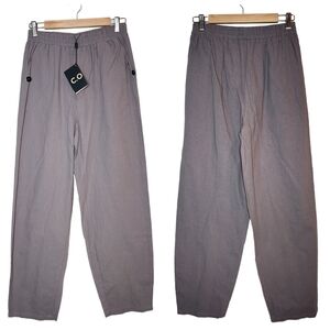 NWT C.O.Z.Y grey cotton stretch waist tapered pants.  Women's size medium.